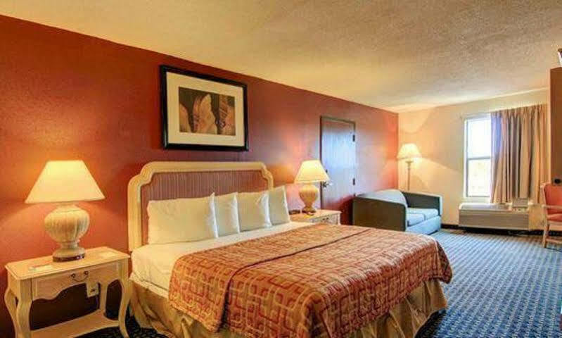 Red Roof Inn Atlanta - Six Flags Exterior photo